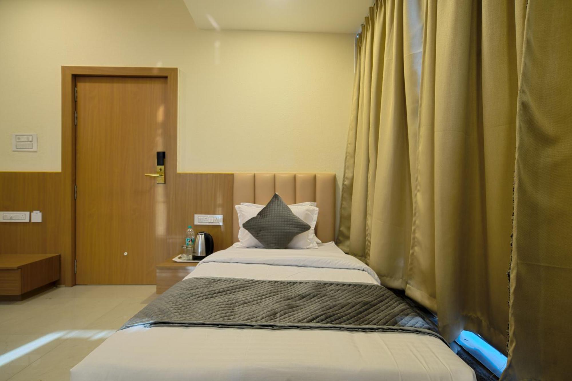 Hotel Shivlok Ujjain Zimmer foto