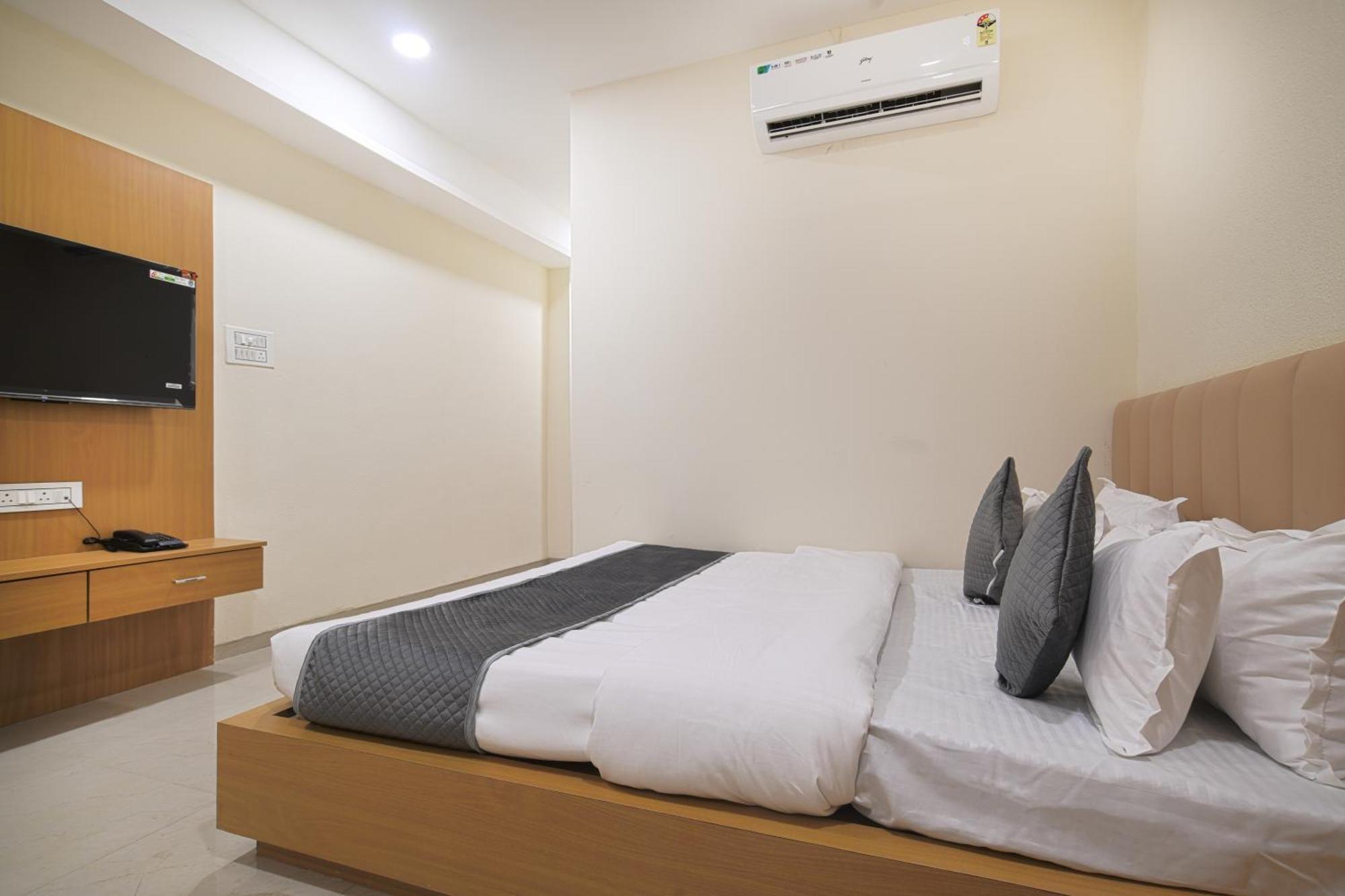 Hotel Shivlok Ujjain Zimmer foto