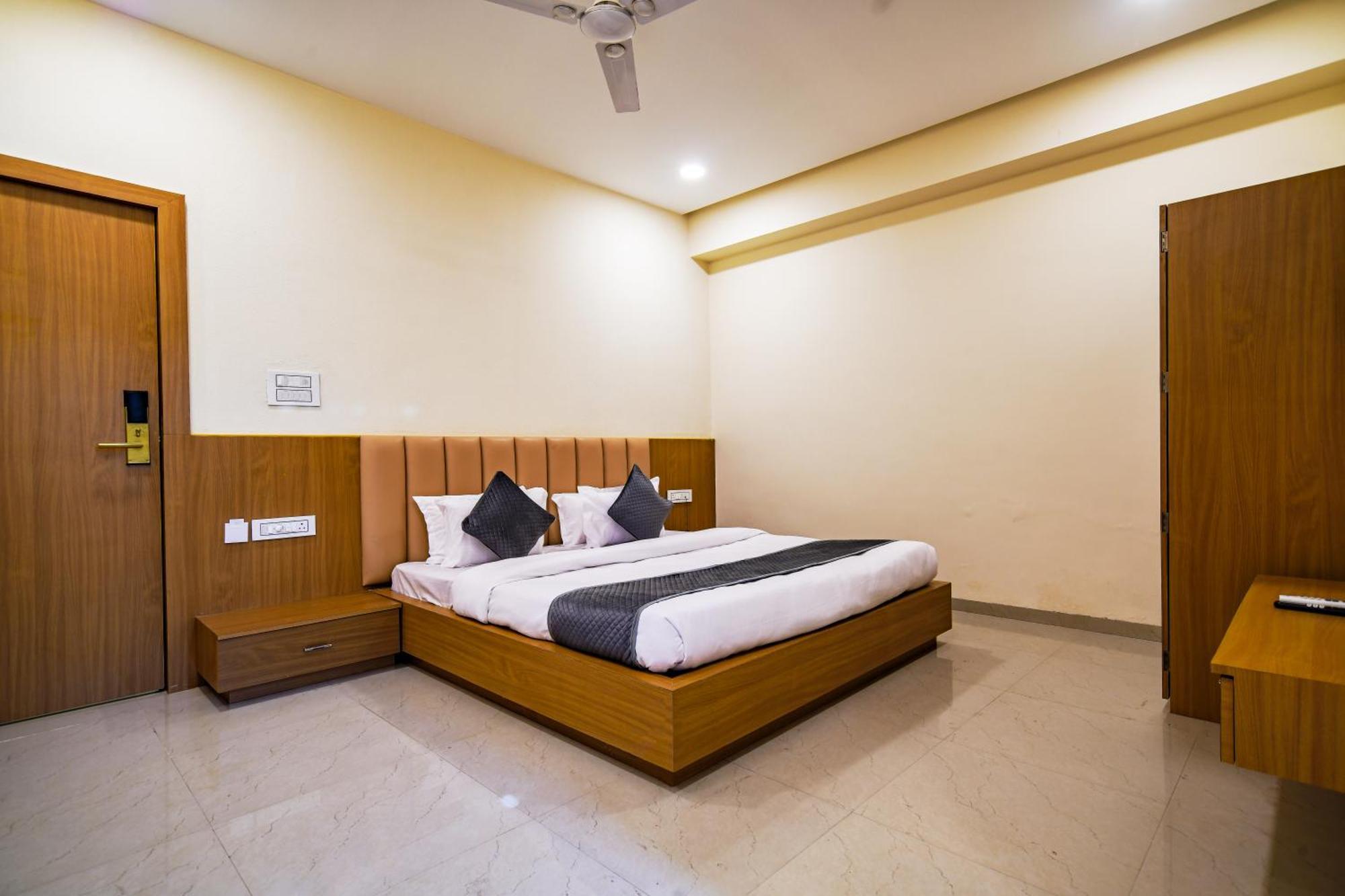 Hotel Shivlok Ujjain Zimmer foto