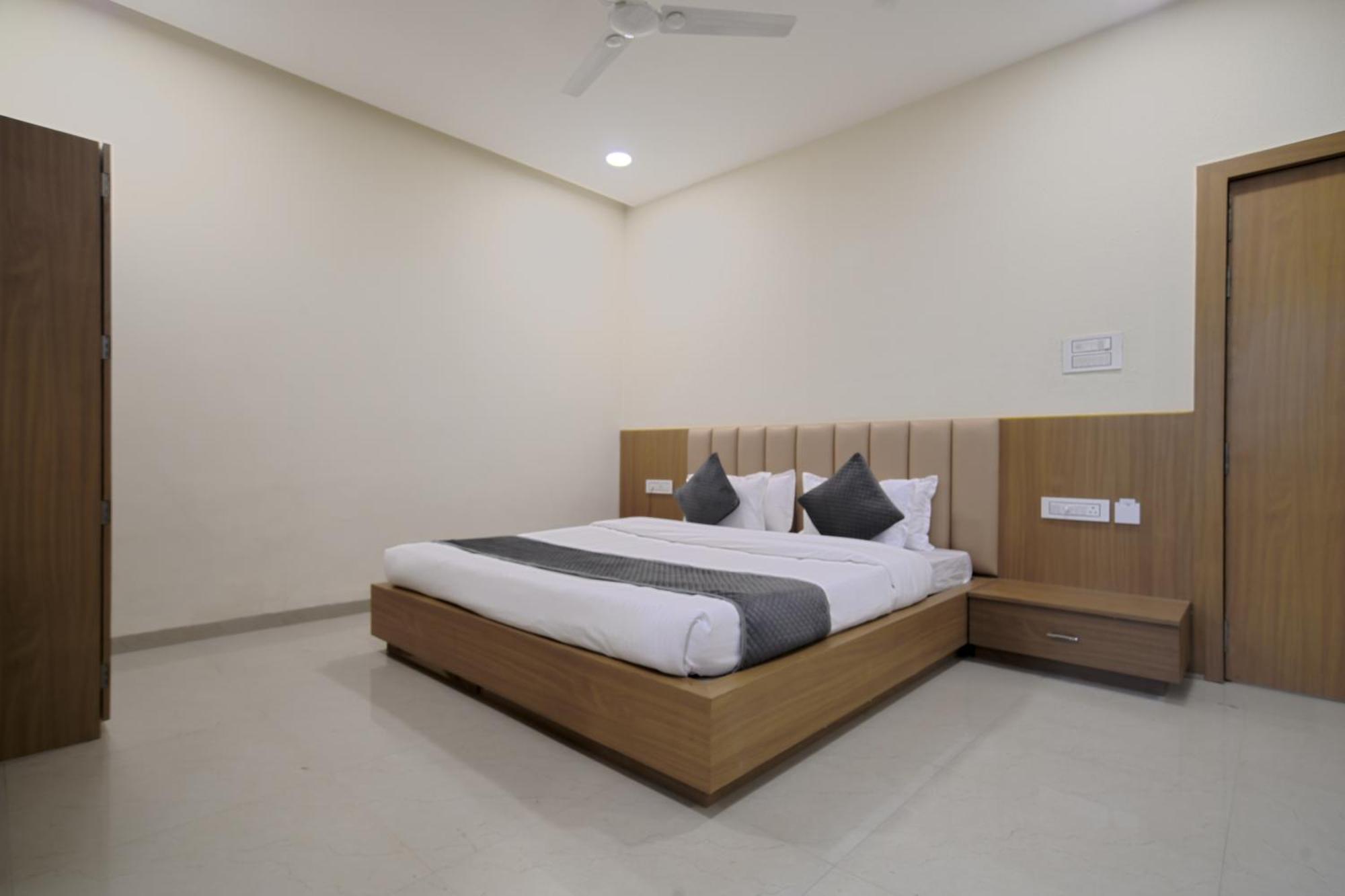 Hotel Shivlok Ujjain Zimmer foto